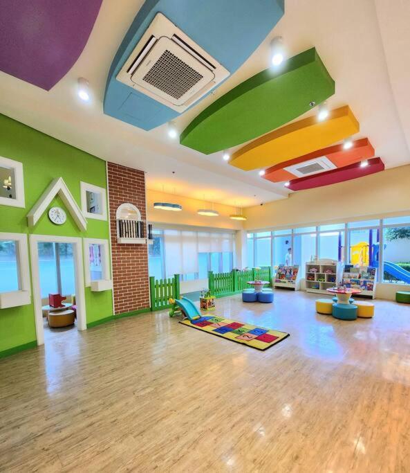 Cosy Executive 1 Bedroom Uptown Parksuites Ultra Fast Internet Manila Eksteriør billede