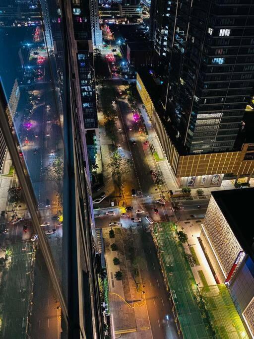 Cosy Executive 1 Bedroom Uptown Parksuites Ultra Fast Internet Manila Eksteriør billede