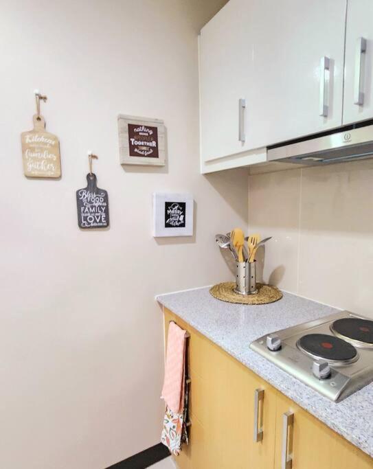 Cosy Executive 1 Bedroom Uptown Parksuites Ultra Fast Internet Manila Eksteriør billede