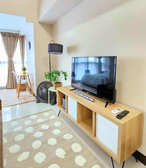 Cosy Executive 1 Bedroom Uptown Parksuites Ultra Fast Internet Manila Eksteriør billede