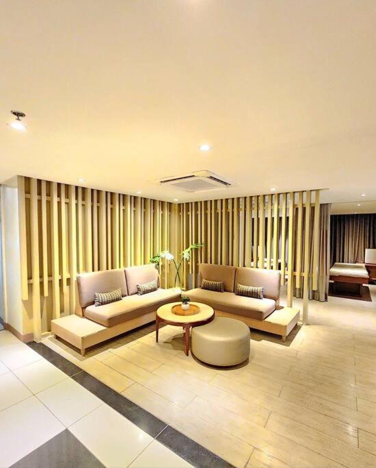 Cosy Executive 1 Bedroom Uptown Parksuites Ultra Fast Internet Manila Eksteriør billede